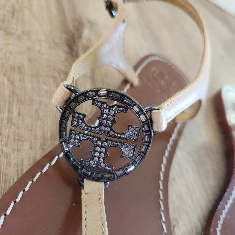 Tory Burch Violet Jeweled Logo Patent Leather T Strap Sandals Size 7.5 - Picture 4 of 6